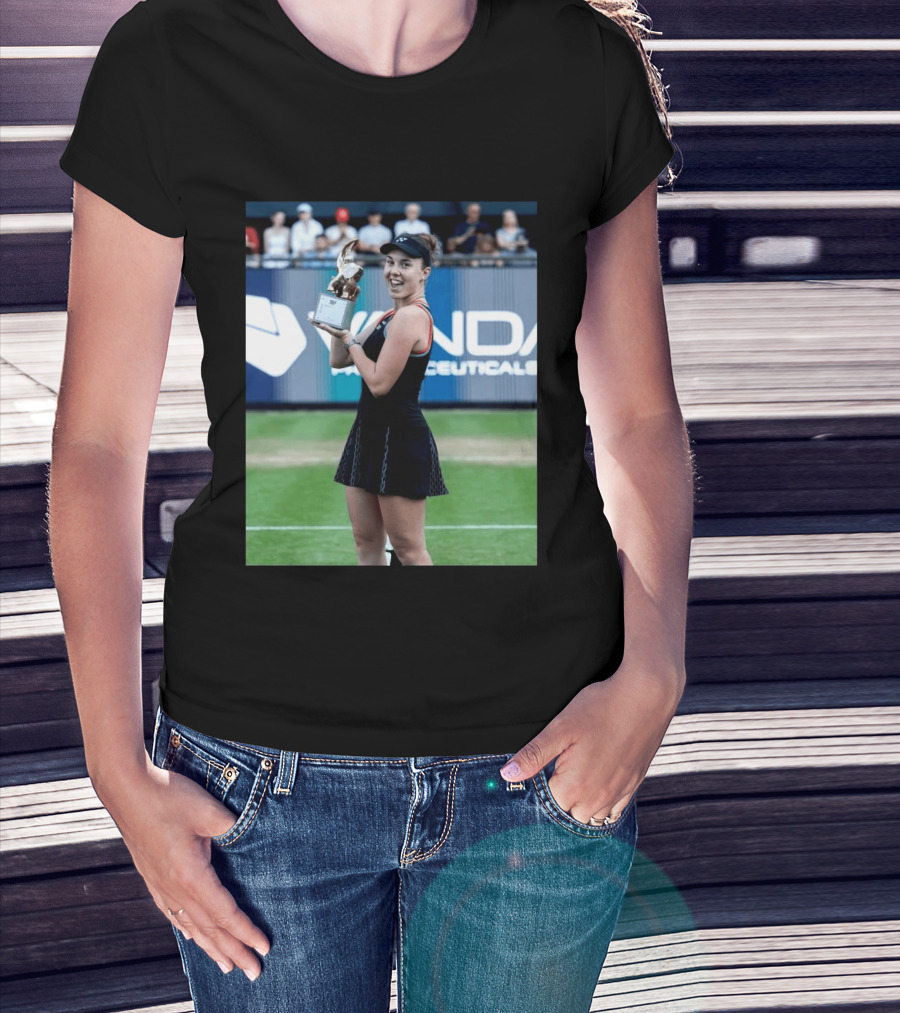 Linda Wins Tennis Title Holding Trophy On Grass Court T-Shirt