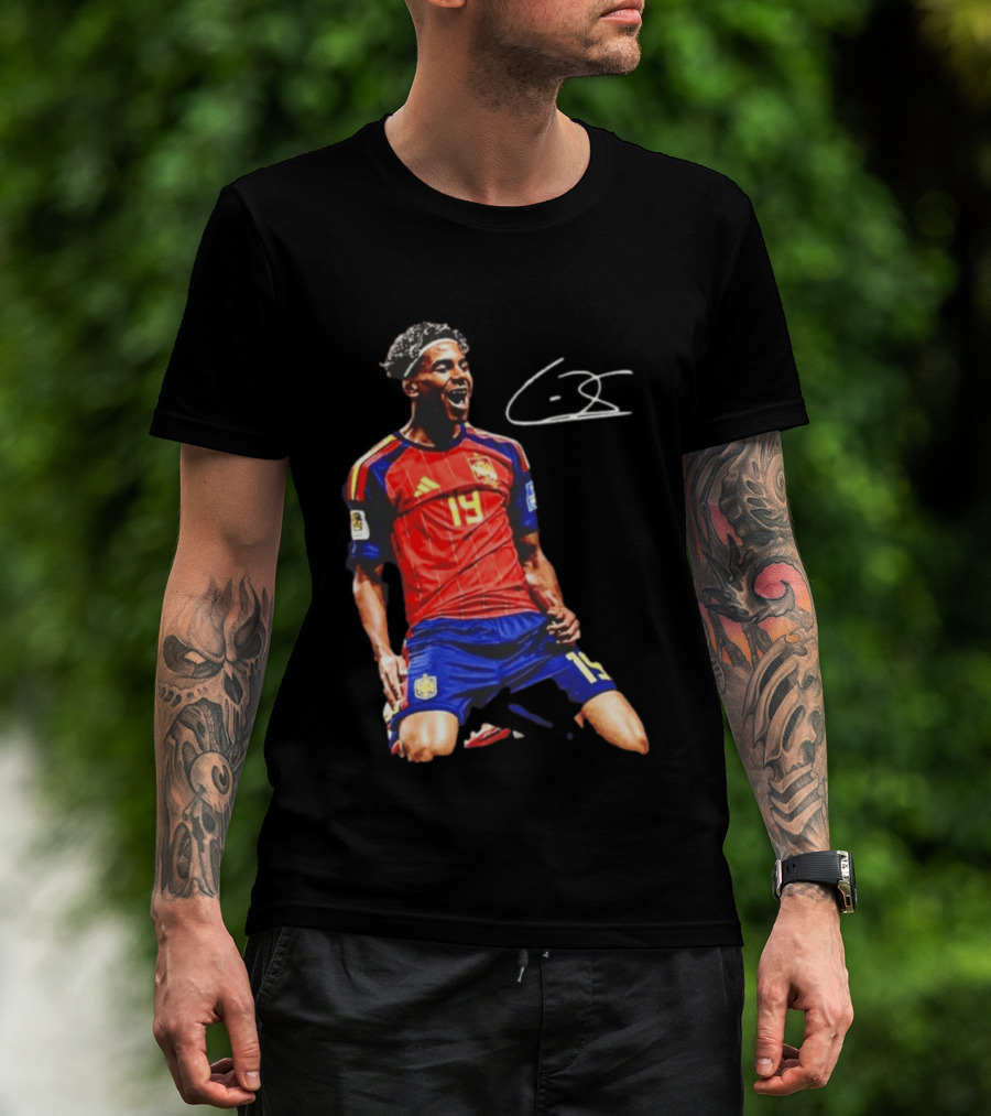 19 Lamine Yamal Spain National Football Team Soccer Jersey Celebration T-Shirt