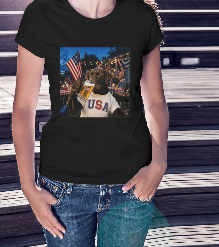 USA Chocolate Lab Drinking Beer American Flag 4th Of July Dog T-Shirt