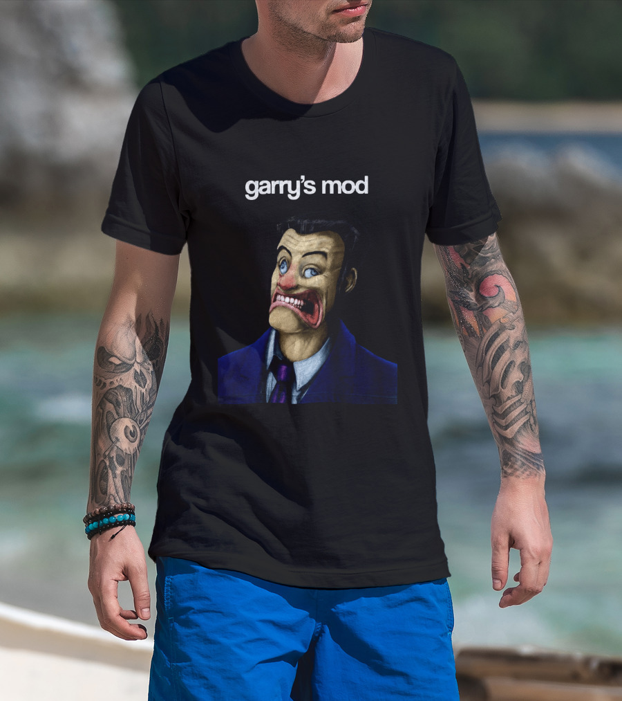 Garry's Mod Distorted Face Posing T-Shirt