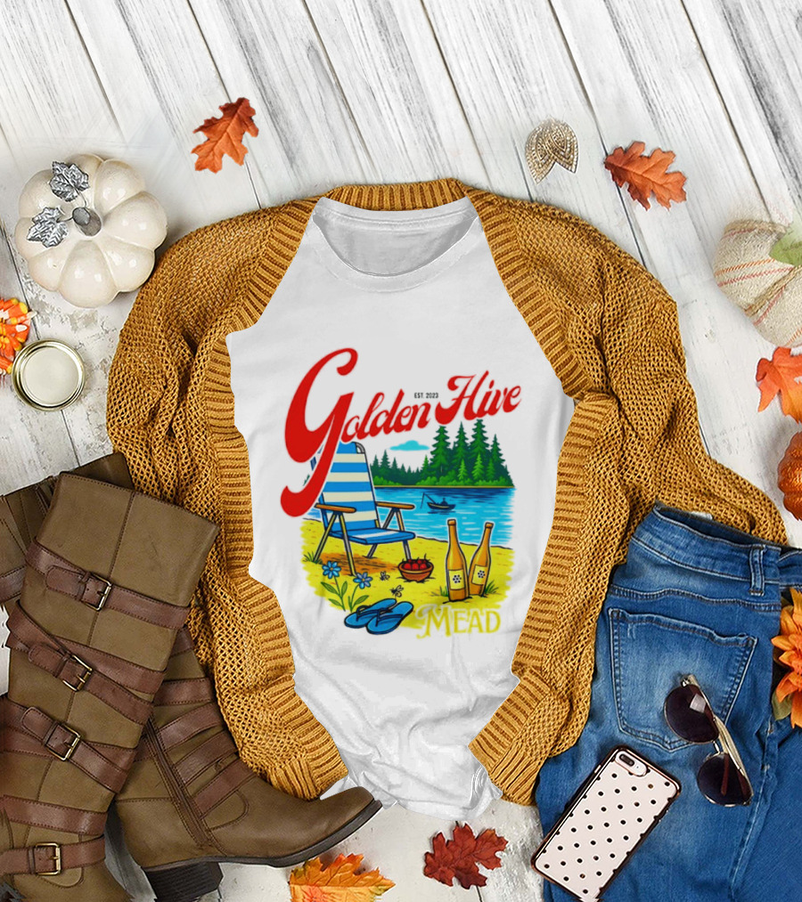 Golden Hive Mead Est 2023 Lakefront Bliss Vintage Escape T-Shirt