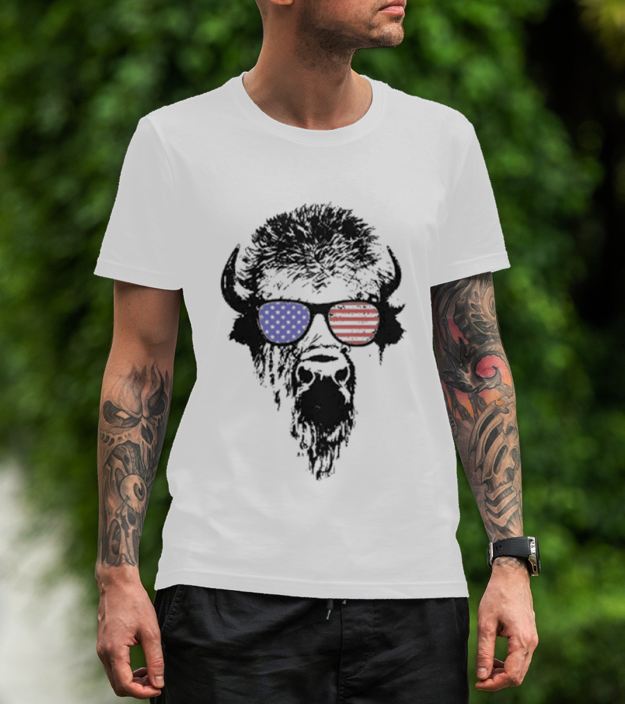 Patriotic Buffalo With USA Flag Red White Blue Sunglasses T-Shirt