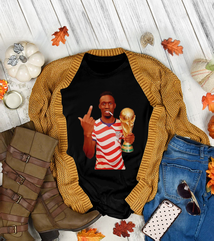 Folarin Balogun USA National Team Smoking Middle Finger World Cup Trophy T-Shirt
