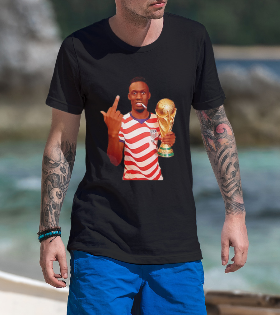 Folarin Balogun USA National Team Smoking Middle Finger World Cup Trophy T-Shirt