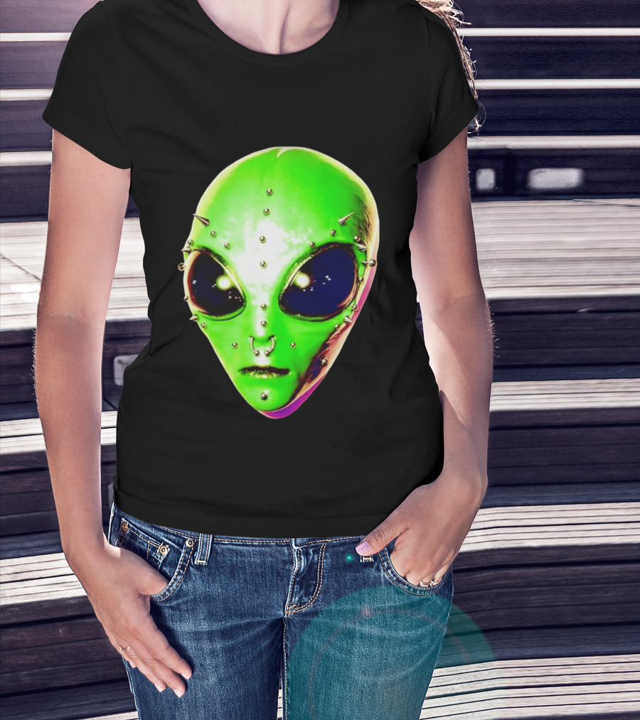 Believe Alien Pierced Face Extraterrestrial Iconic Green Martian Head T-Shirt