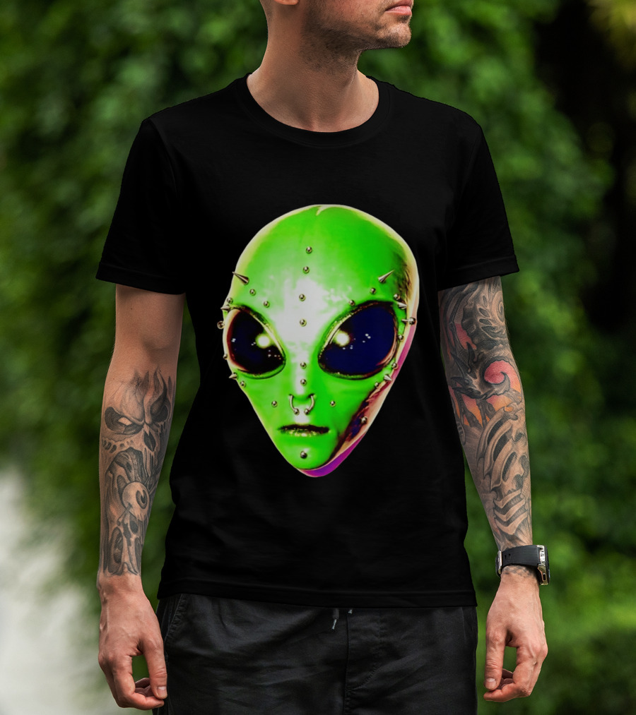 Believe Alien Pierced Face Extraterrestrial Iconic Green Martian Head T-Shirt