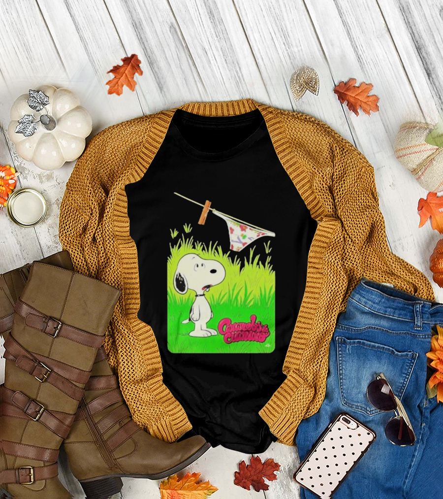 Snoopy Caramelos De Cianuro En Español Classic Cartoon and Rock Band Fusion T-Shirt