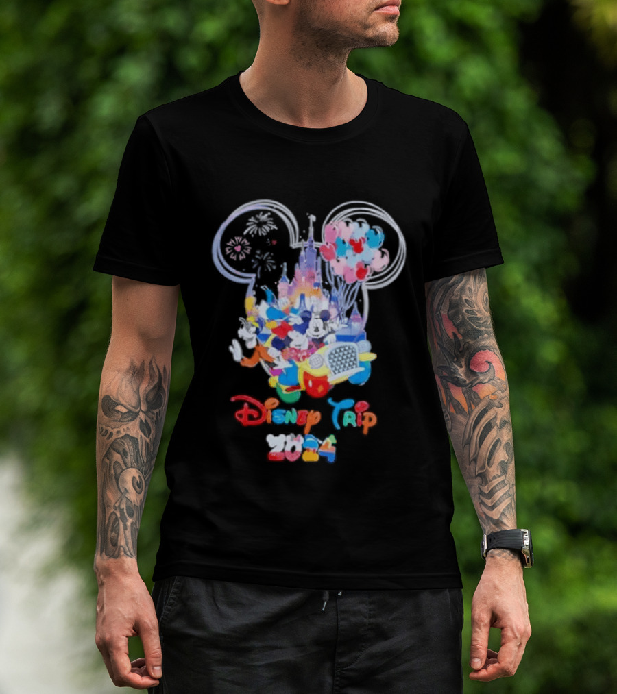 Disney Trip 2024 Mickey Mouse Donald Duck Goofy Minnie Castle Fireworks T-Shirt