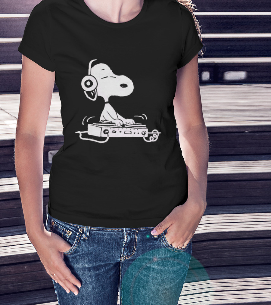 Kith Peanuts Snoopy DJ Collaboration T-Shirt