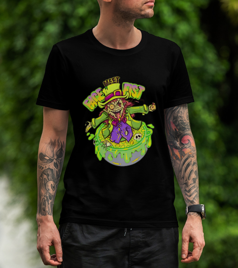 Face Meet Fist Leprechaun St Patrick's Day Cauldron Green Slime Skull T-Shirt