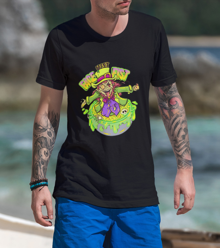Face Meet Fist Leprechaun St Patrick's Day Cauldron Green Slime Skull T-Shirt