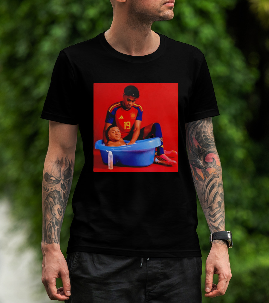 Kylian Mbappe Lamine Yamal Spain Soccer Bath Comedy Scene T-Shirt