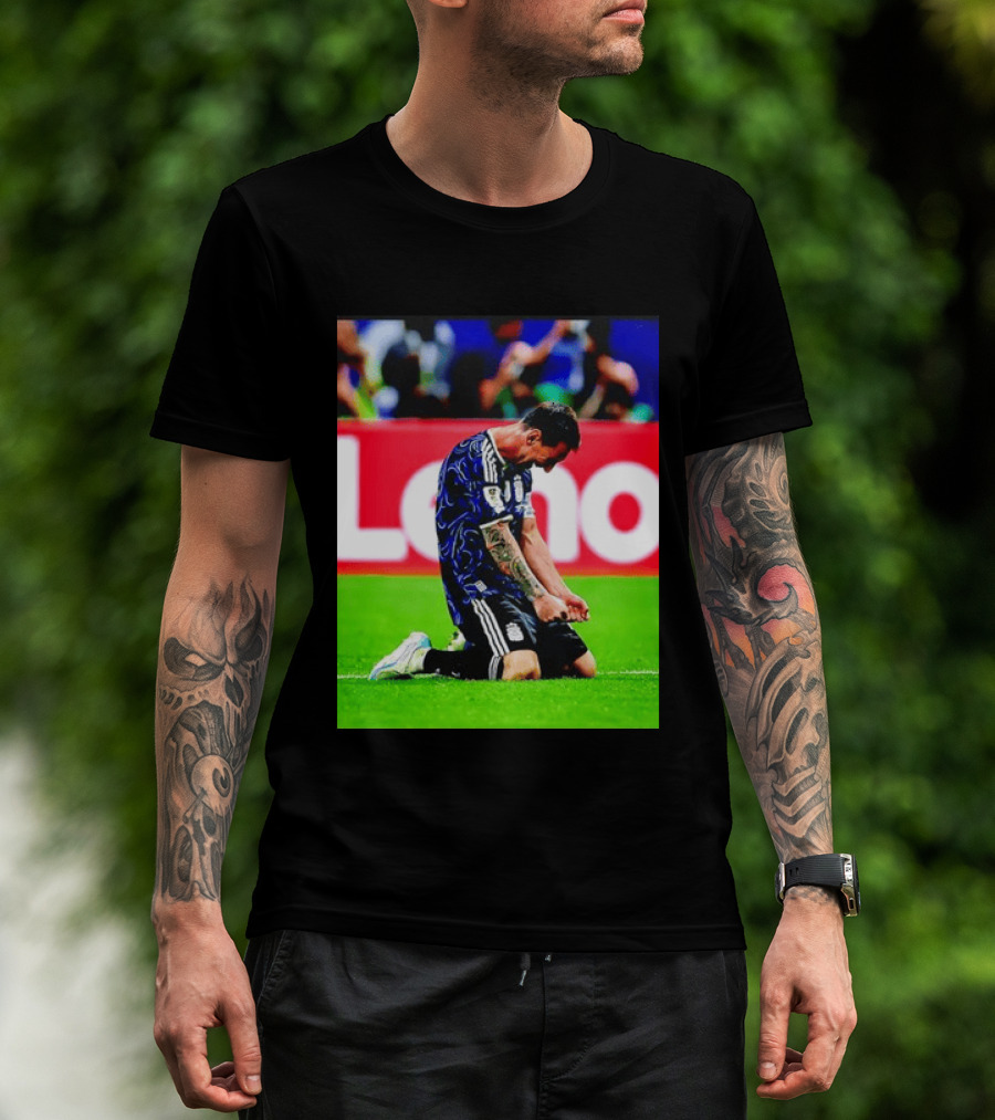 Argentina Football Icon Lionel Messi Kneels In Triumph National Team Victory T-Shirt