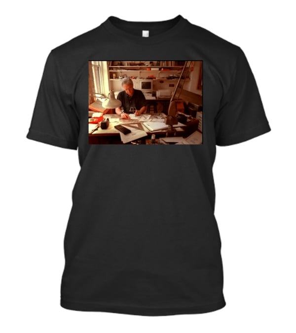 Pat Oliphant Cartoonist In Studio Drawing And Sketching T-Shirt