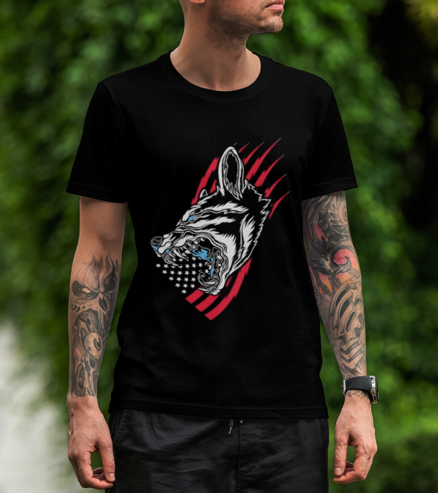 Wolf Snarling With Stars And Stripes American Flag T-Shirt