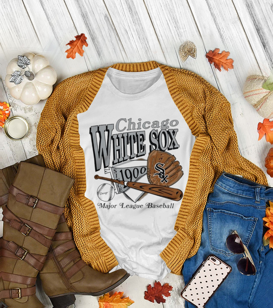 Chicago White Sox Since 1900 Major League Baseball Vintage Style Glove And Bat T-Shirt