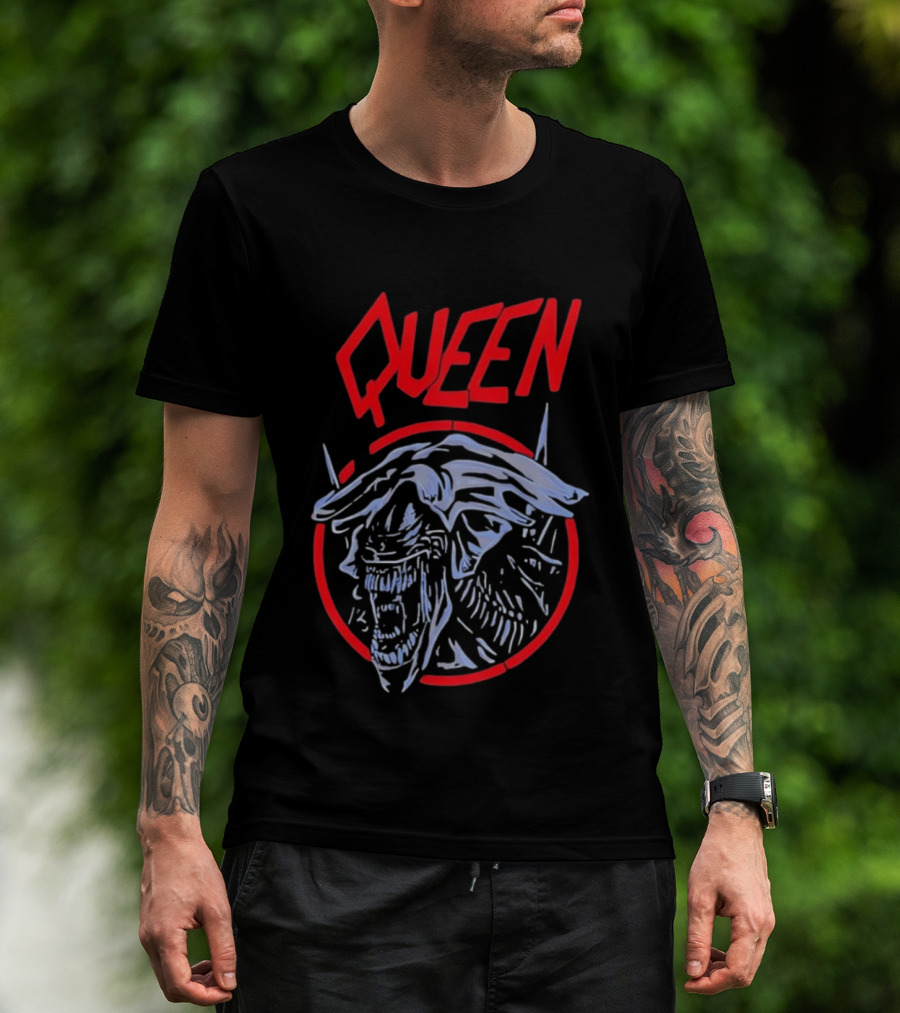Queen Alien Xenomorph Facehugger Red T-Shirt