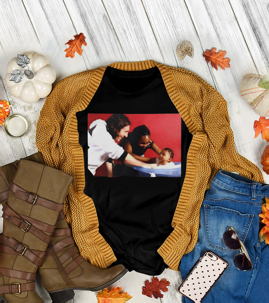 Lionel Messi Bathes Baby Lamine Yamal Legendary Blessing Football Moment T-Shirt