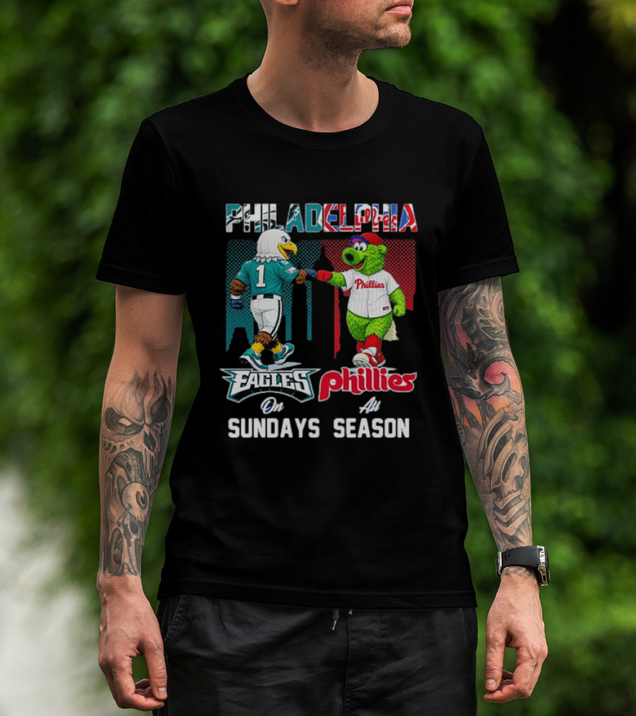 Philadelphia Eagles Phillies Fist Bump Sundays At Season T-Shirt