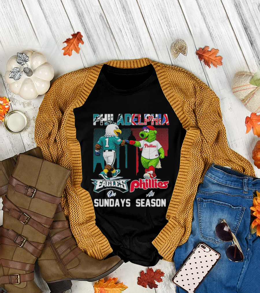 Philadelphia Eagles Phillies Fist Bump Sundays At Season T-Shirt