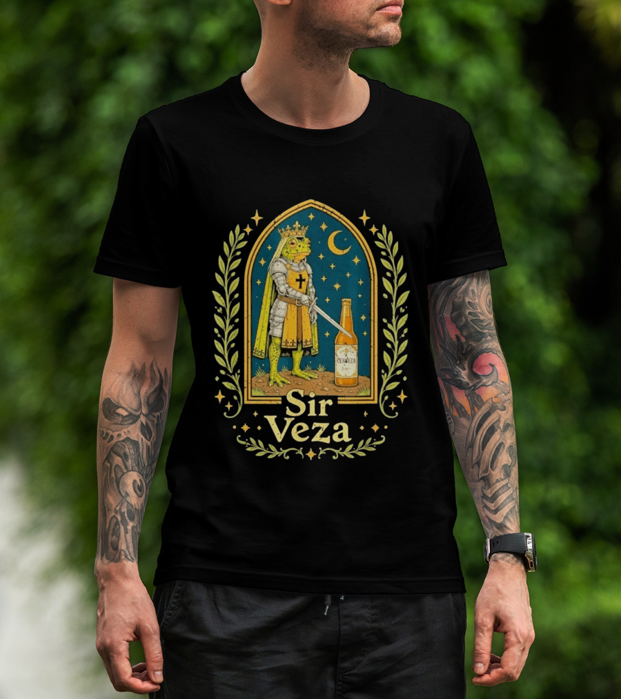 Sir Veza Frog Knight Medieval Pun Cerveza Bottle T-Shirt