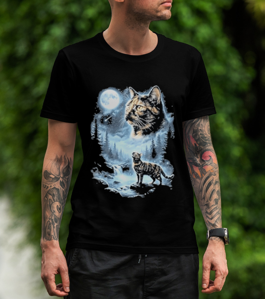 Tabby Cat Howling To The Moon Halloween Forest Scene T-Shirt