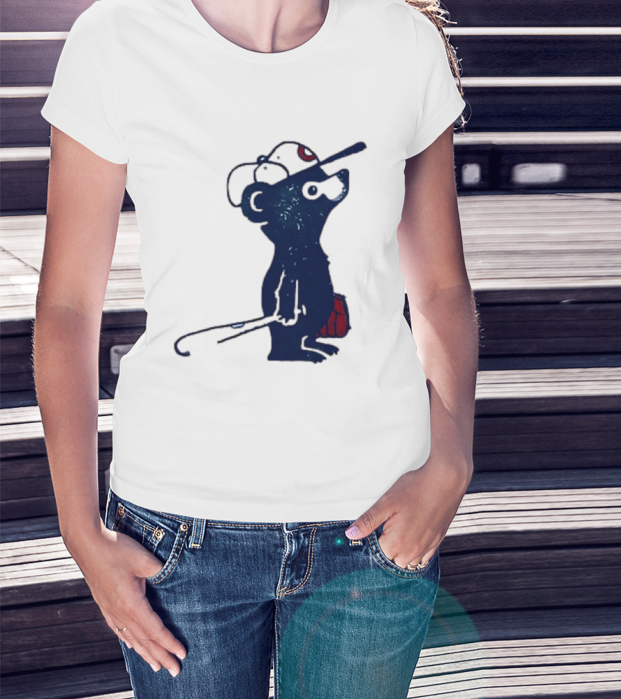 Chicago Cubs Baseball Bear Hitting With Bat And Glove T-Shirt