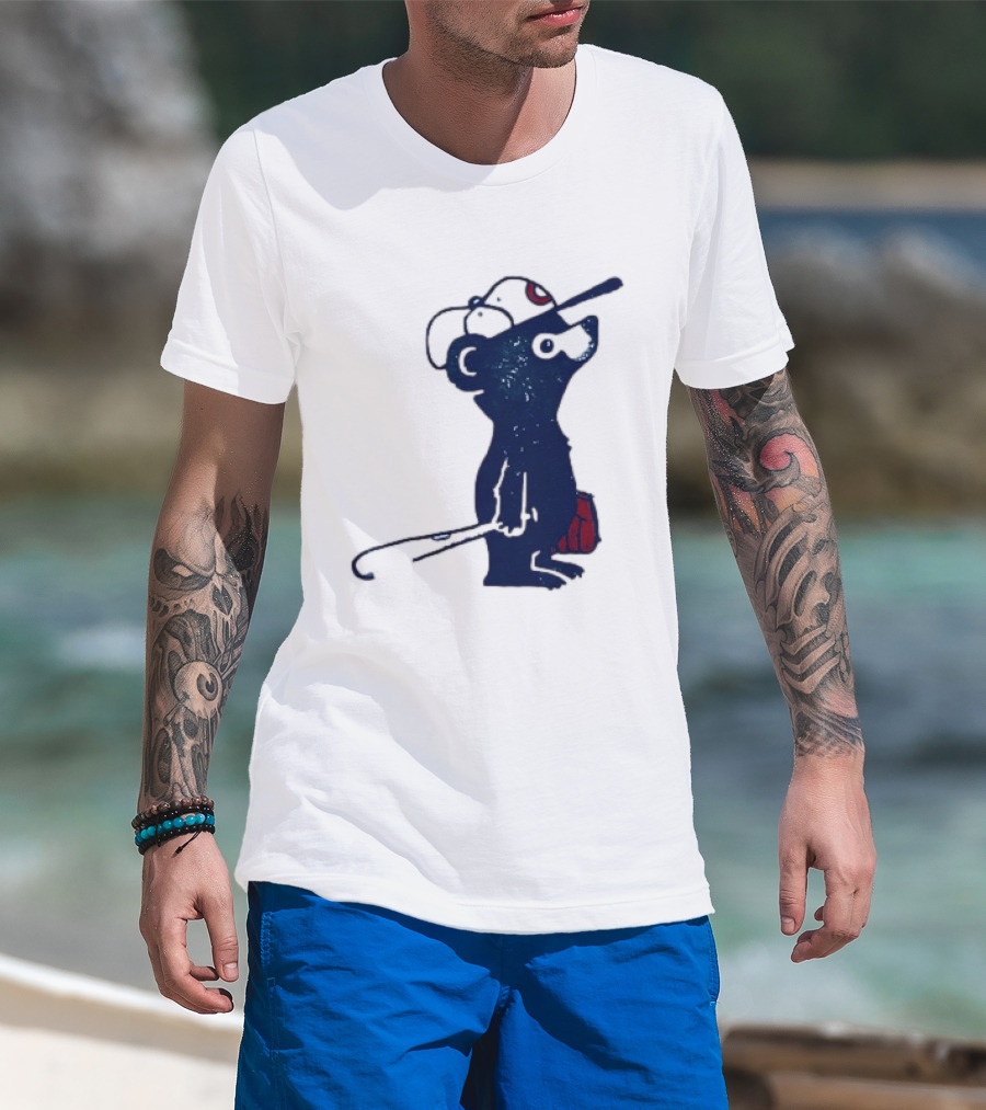 Chicago Cubs Baseball Bear Hitting With Bat And Glove T-Shirt