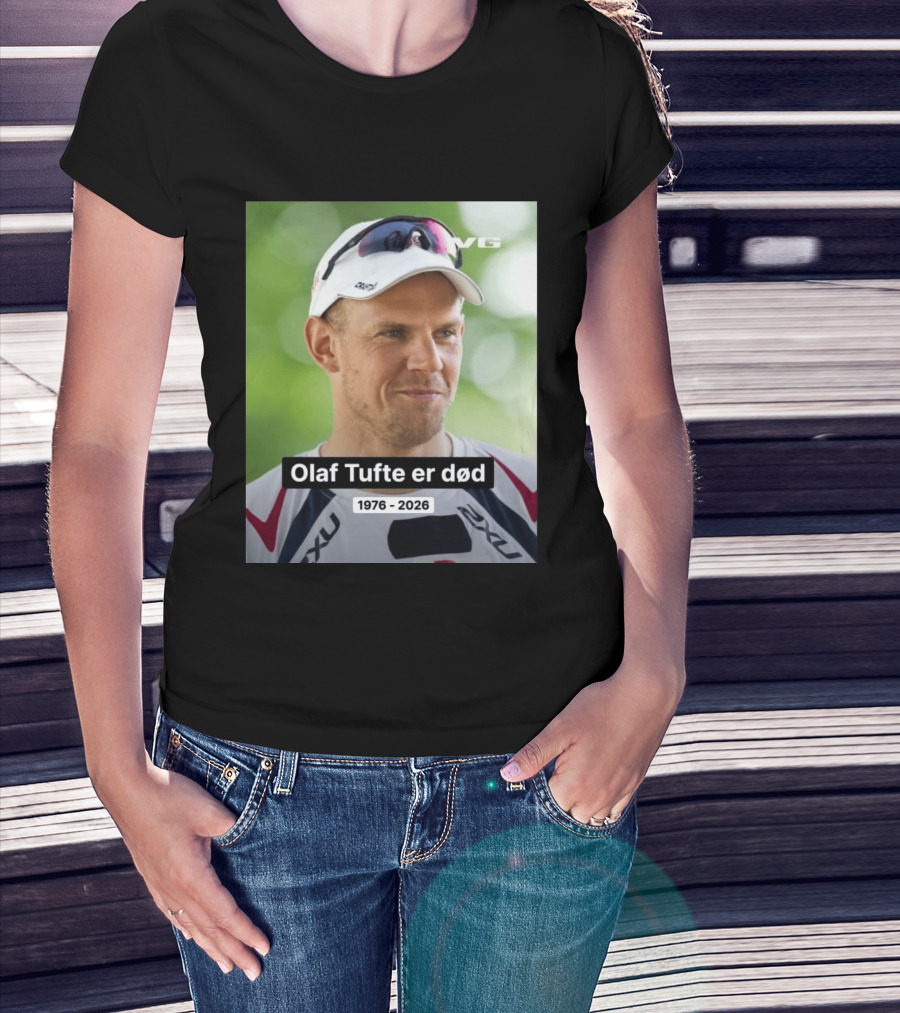 Olaf Tufte Er Død 1976 2026 VG 2XU T-Shirt