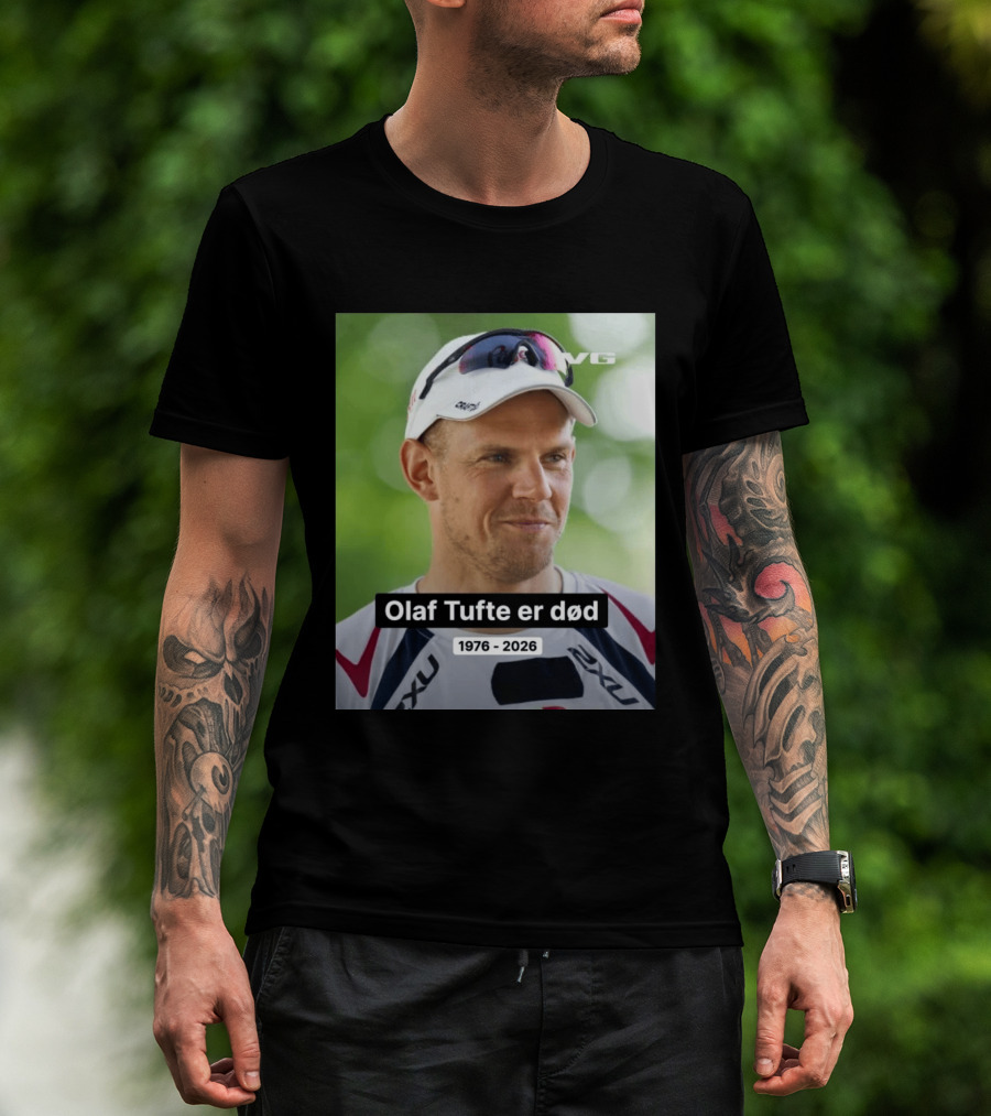 Olaf Tufte Er Død 1976 2026 VG 2XU T-Shirt