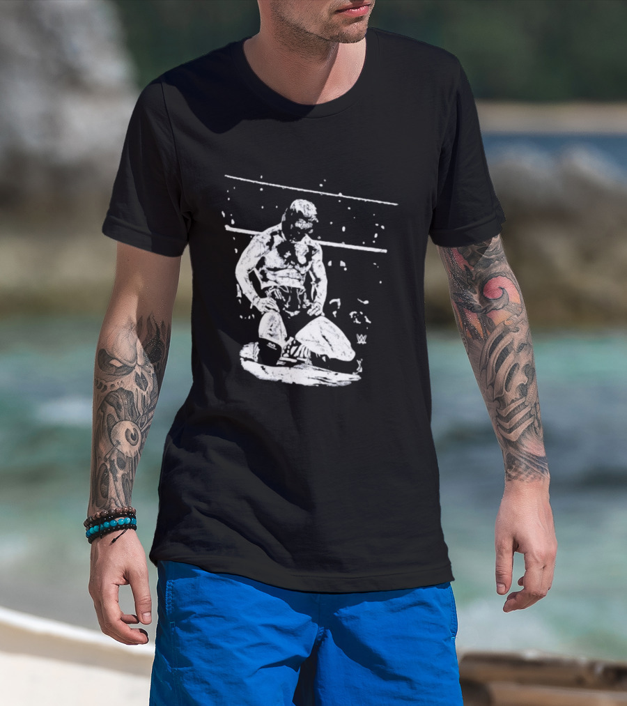 Rey Mysterio WWE Kneeling Pose Iconic Wrestler Image T-Shirt