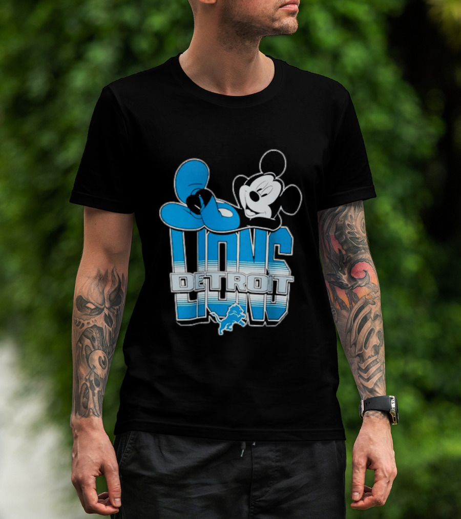 Mickey Mouse Relaxing Detroit Lions Disney Football T-Shirt