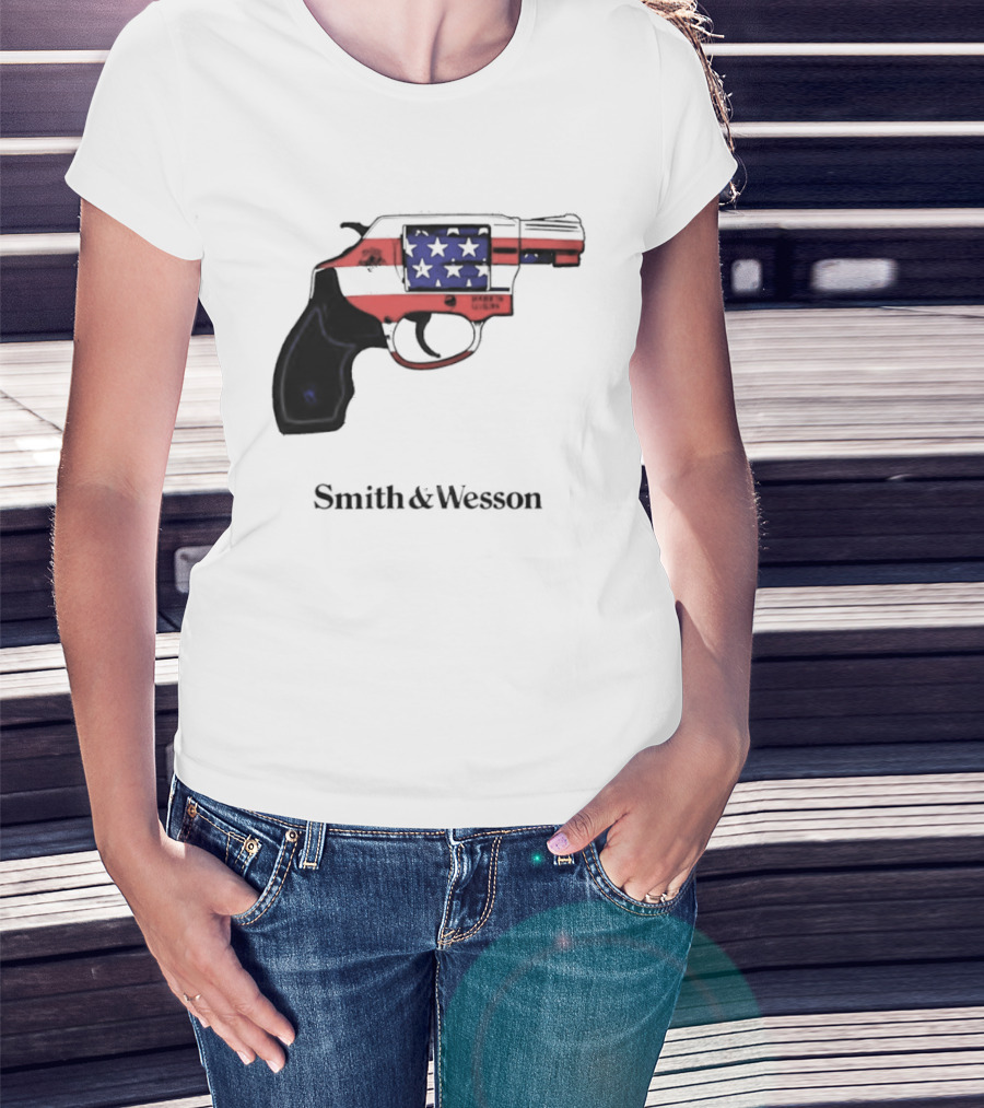 Smith And Wesson American Flag Revolver Firearm T-Shirt