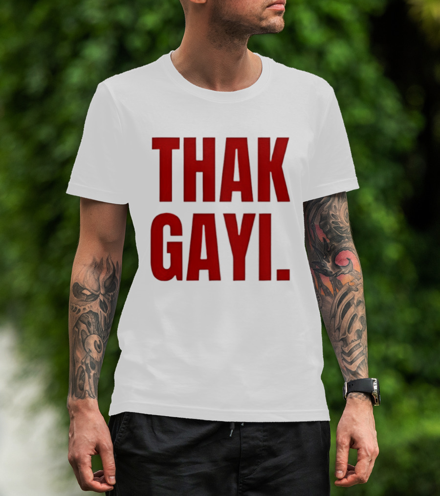 Thak Gayi Hindi Tired Exhausted Text Bold Red T-Shirt