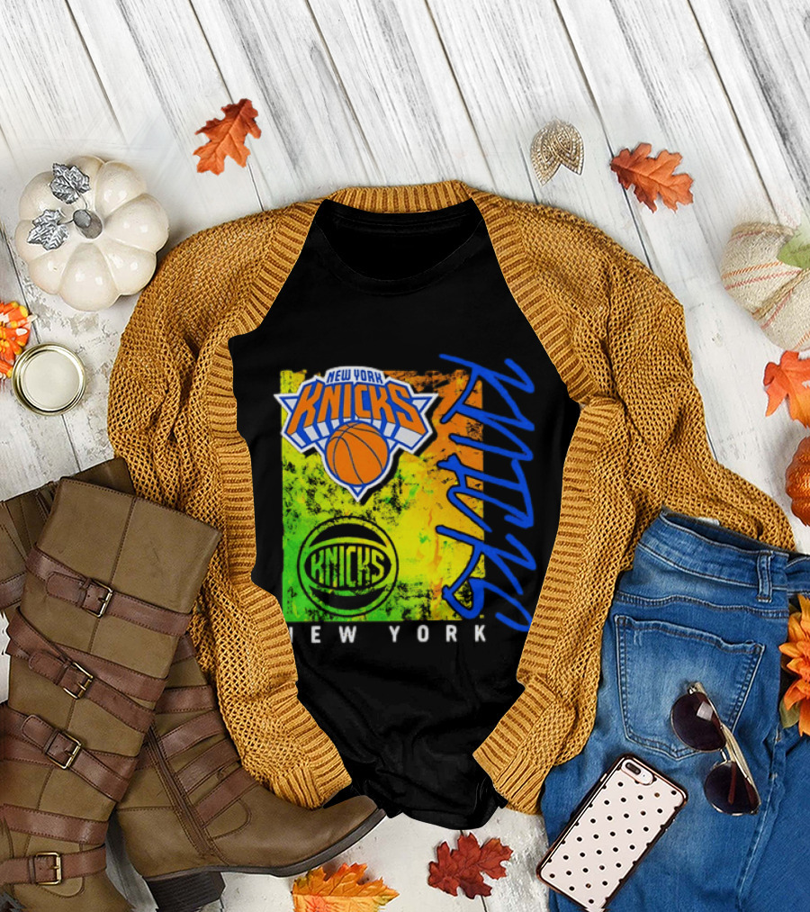 New York Knicks Distressed Basketball Retro Style NBA Fan Favorite T-Shirt