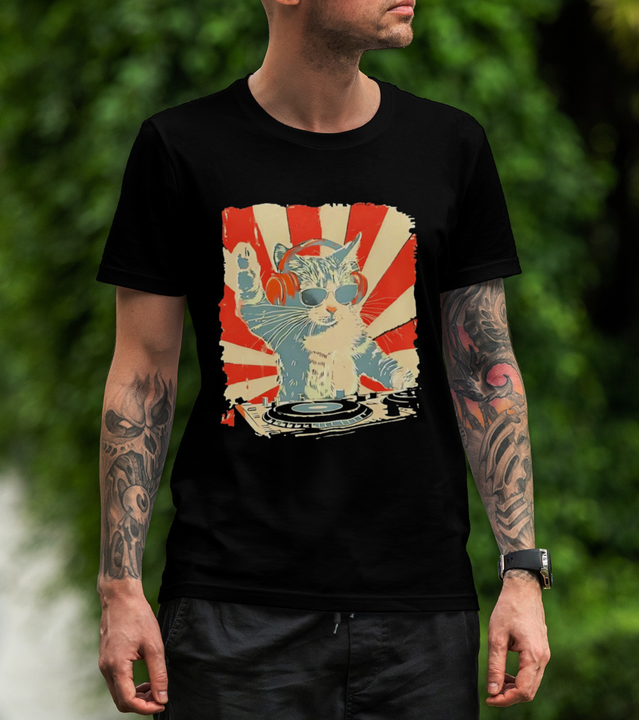DJ Cat Headphones Sunglasses Retro Style Music Lover T-Shirt