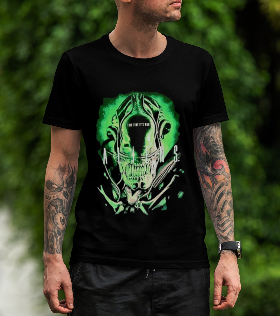 Xenomorph Aliens This Time It's War Alien Franchise Movie T-Shirt