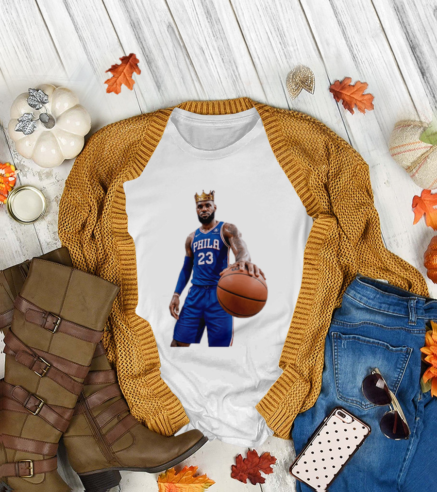 LeBron James King Crown Dribbling Philadelphia 76ers Basketball Player 23 Phila T-Shirt
