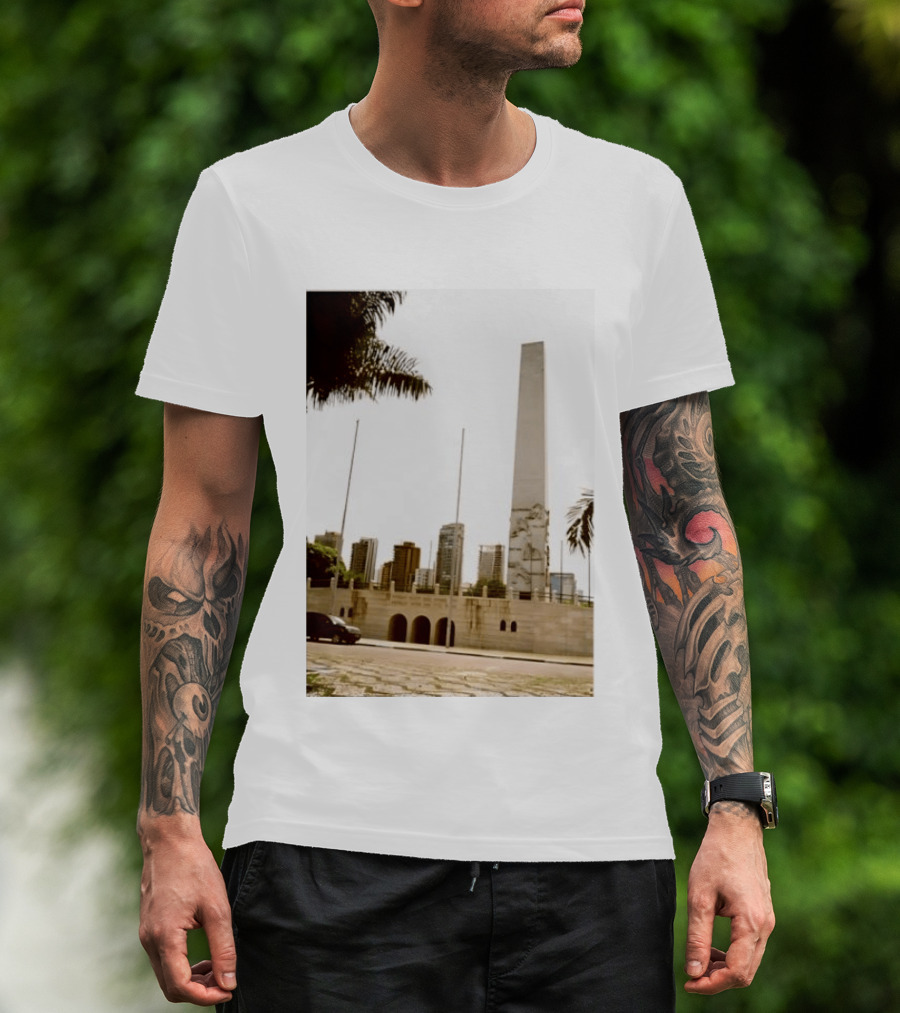 Obelisco Do Ibirapuera M M D C Viveram Pouco Para Morrer Bem Morreram Jovens Historical Monument São Paulo Brazil T-Shirt