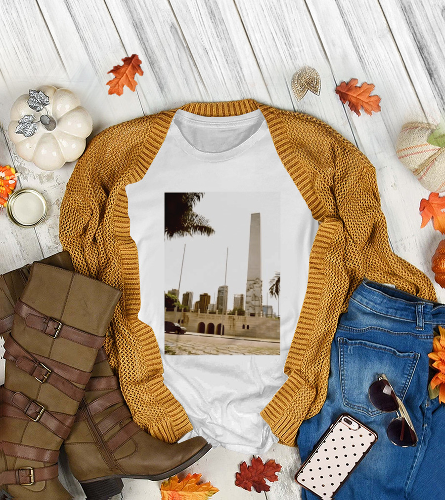 Obelisco Do Ibirapuera M M D C Viveram Pouco Para Morrer Bem Morreram Jovens Historical Monument São Paulo Brazil T-Shirt