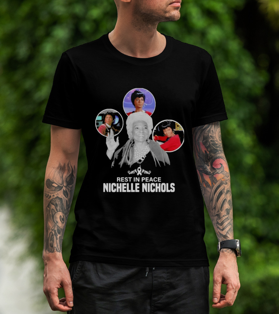 Rest In Peace Nichelle Nichols Star Trek Tribute Spock Hand Salute T-Shirt