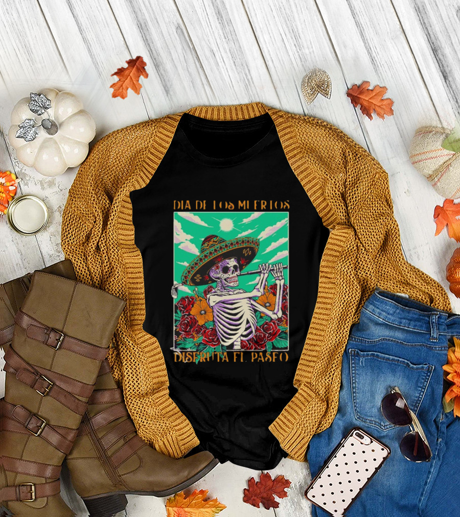 Calavera Golfer Día De Los Muertos Sombrero Flores Disfruta El Paseo T-Shirt