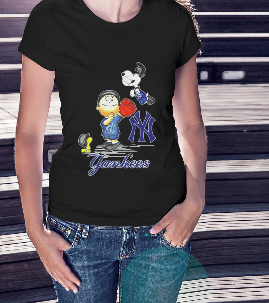 Snoopy Woodstock New York Yankees Peanuts Characters Baseball Fan T-Shirt