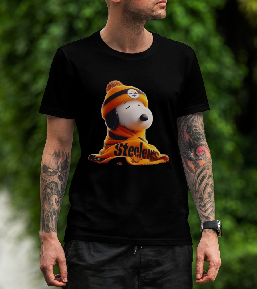 Snoopy Steelers Winter Hat And Scarf T-Shirt