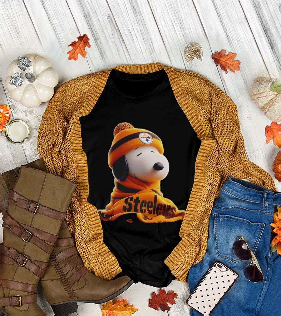 Snoopy Steelers Winter Hat And Scarf T-Shirt