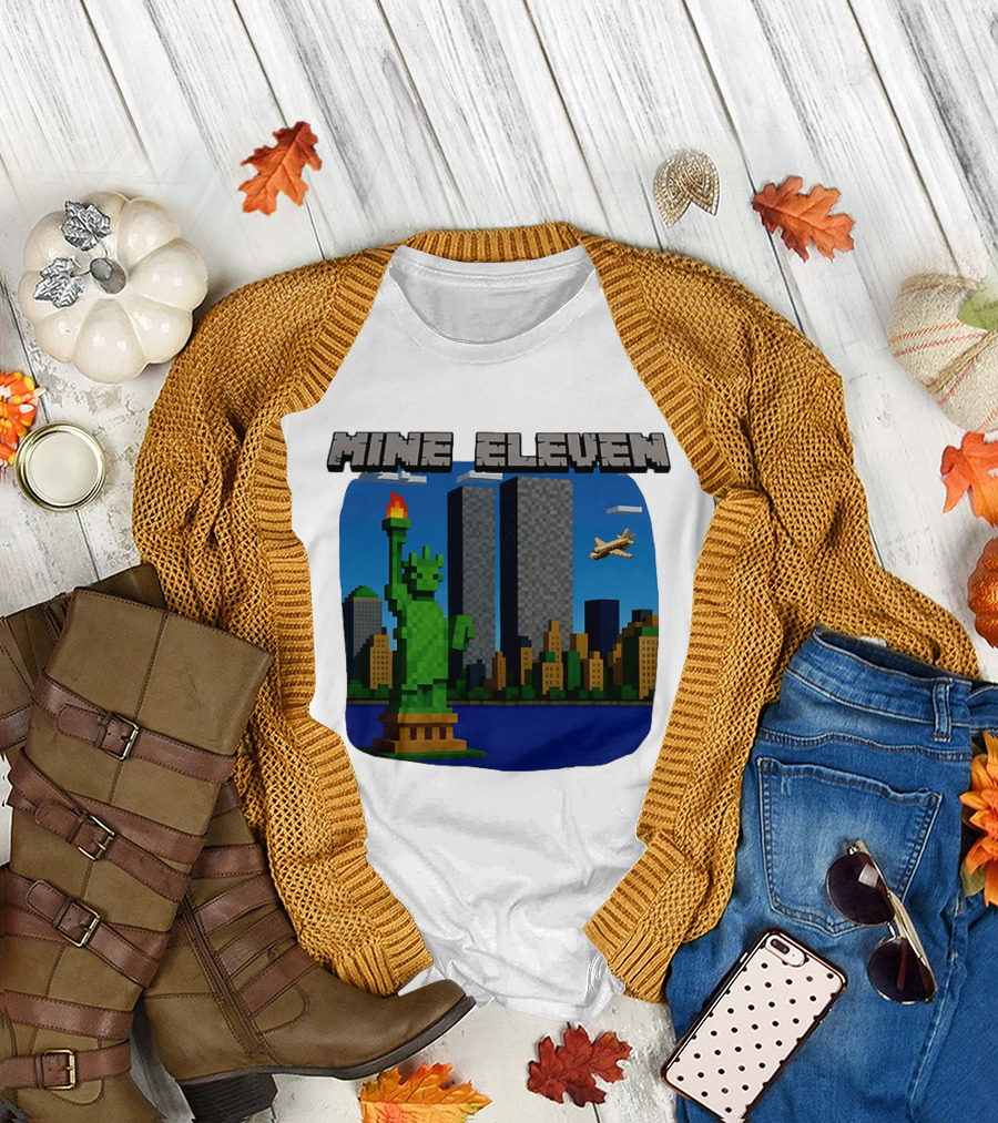 Mine Eleven Pixel City Statue Vector World Twin Towers Scene T-Shirt