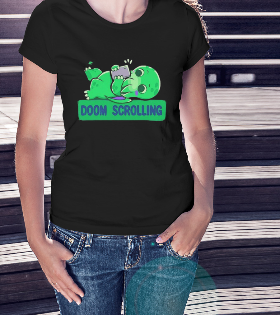 Doom Scrolling Cthulhu Lovecraft Monster With Smartphone T-Shirt