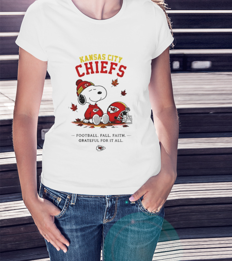 Kansas City Chiefs Snoopy Football Fall Faith Grateful For It All T-Shirt