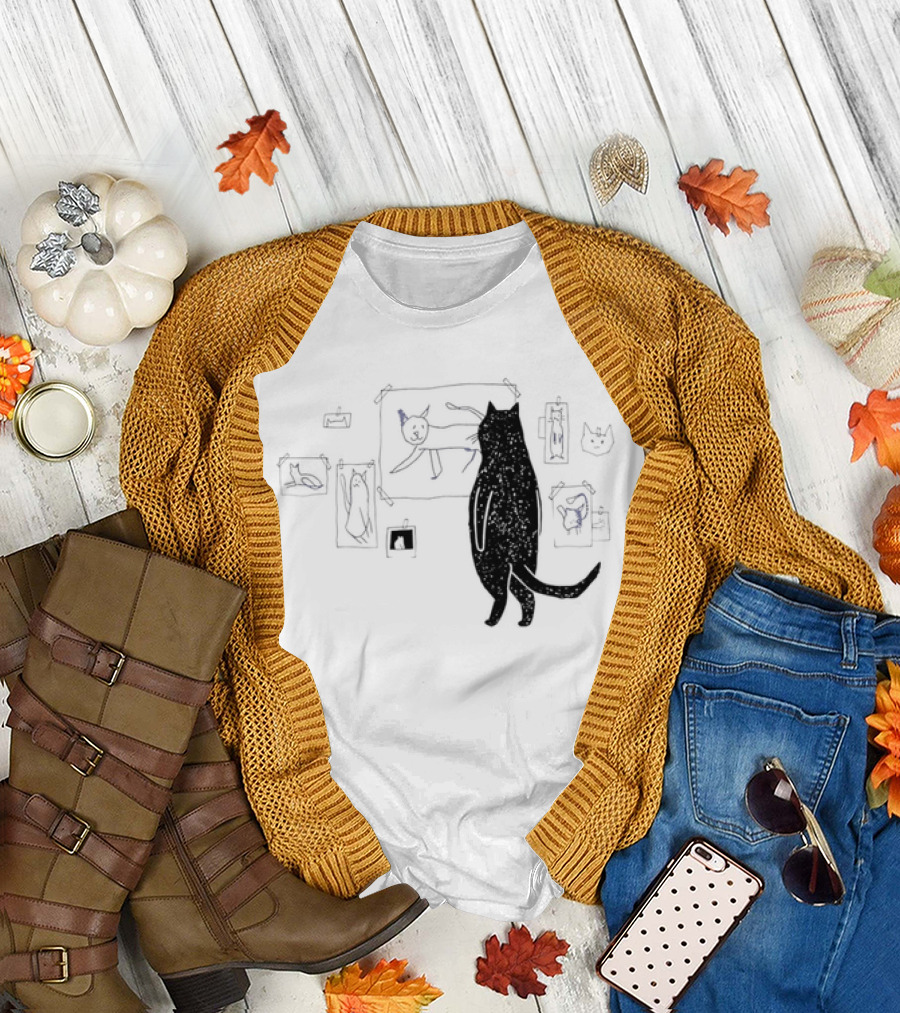 Black Cat Observing Doodle Drawings Of Cats T-Shirt