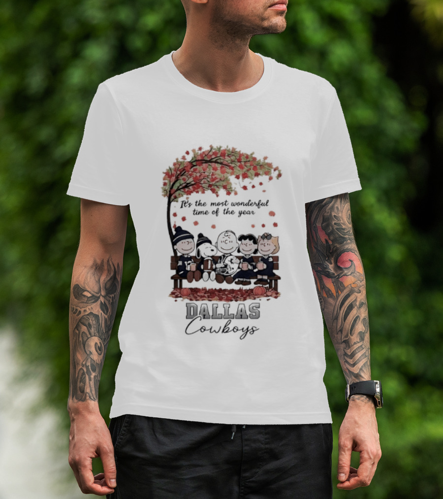 Peanuts Characters It's The Most Wonderful Time Of The Year Dallas Cowboys Autumn Scene T-Shirt